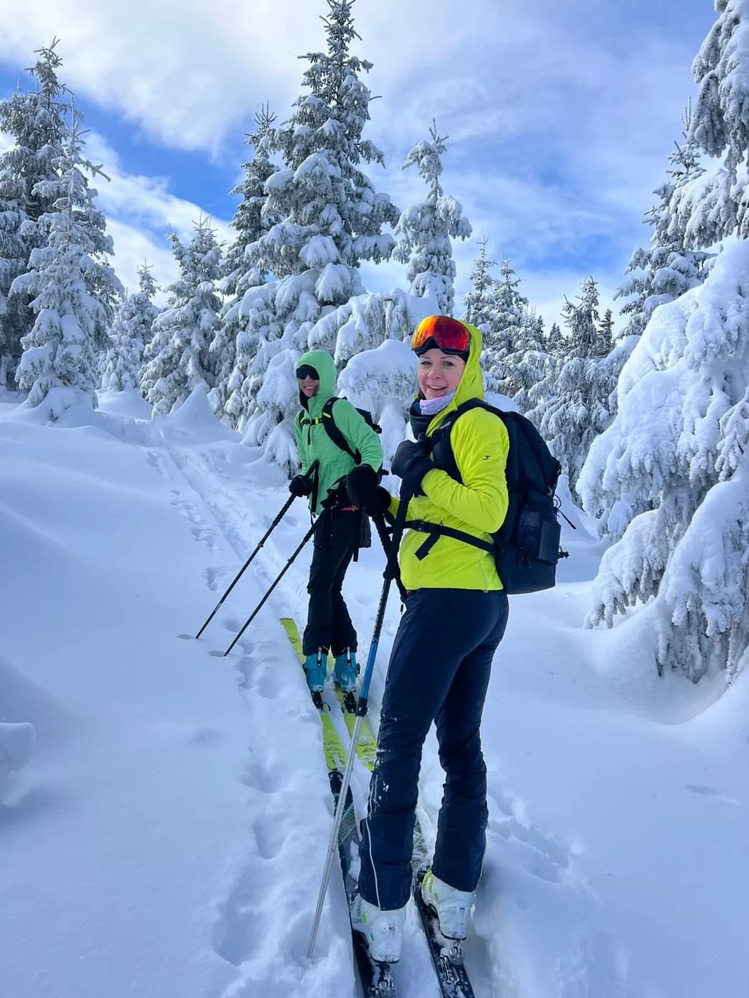 Usměvavé účastnice na skialpech